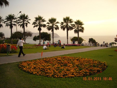 PARQUE DE LOS NOVIOS -MIRAFLORES